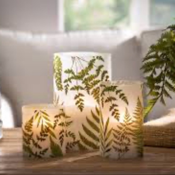 Illumaflame Natural LED Flame Technology 3.5” x 4” Green Fern Design LED Candle - Picture 2 of 2